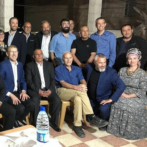 Iftar gathering in Hebron shows commonalities between Israelis and Palestinians